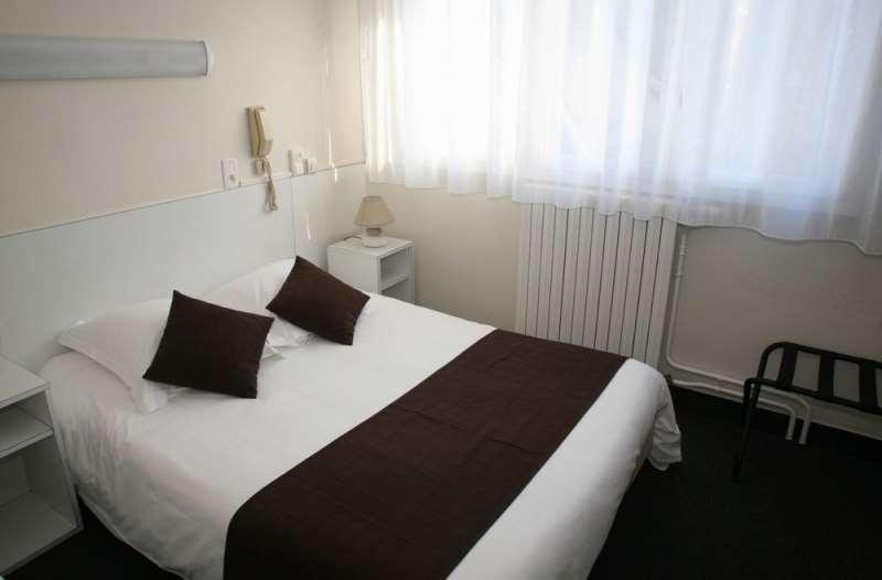 Hotel Du Louvre Cherbourg-en-Cotentin Oda fotoğraf