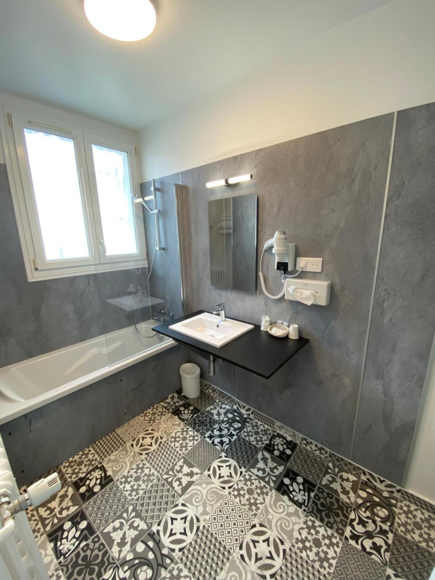 Hotel Du Louvre Cherbourg-en-Cotentin Dış mekan fotoğraf